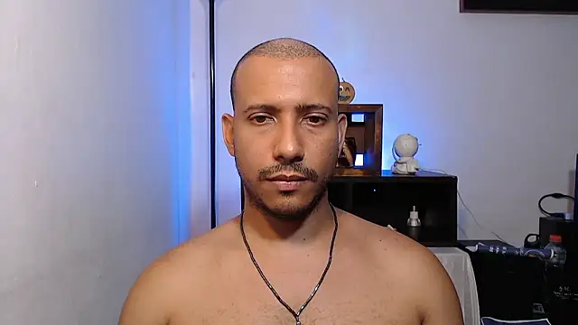 Snapshot of thommerxxx chatting on June 10, 6:20 pm thommerxxx online show from June 10, 6:20 pm