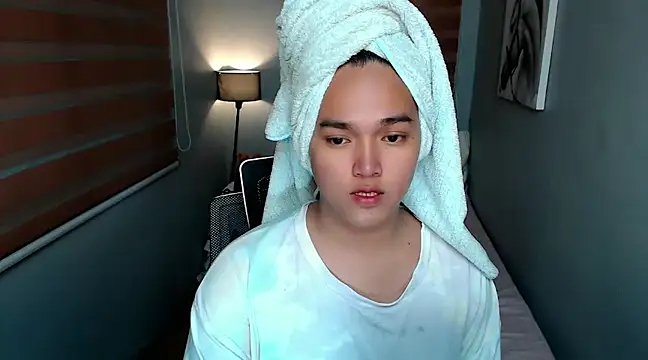 MoaningKylie online show from December 17, 9:07 am