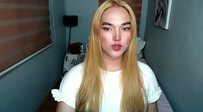 MoaningKylie online show from January 18, 9:45 am