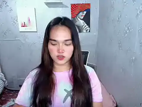 MoaningKylie online show from December 1, 11:55 am