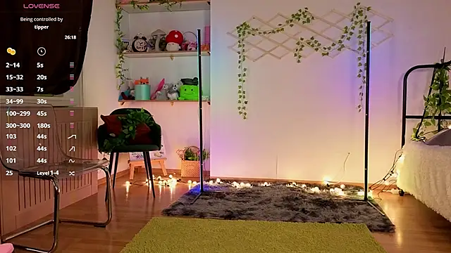 berrry girl online show from June 14, 2:18 pm