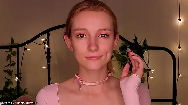 berrry girl online show from May 15, 11:52 am