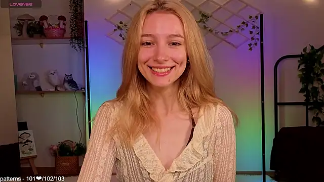 berrry girl online show from May 26, 5:05 am