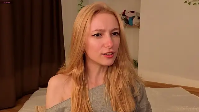 berrry girl online show from May 13, 11:39 am