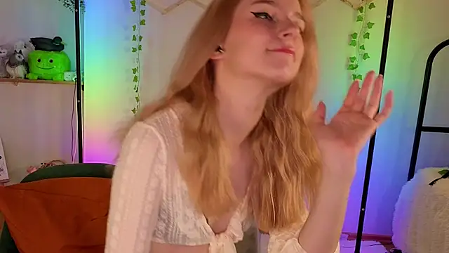 berrry girl online show from June 12, 5:38 am