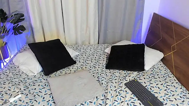 Snapshot of Amy_art chatting on September 27, 8:48 pm Amy art online show from September 27, 8:48 pm