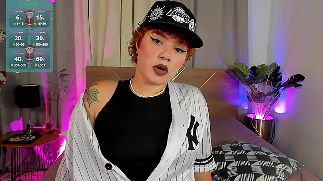 Snapshot of Amy_art chatting on November 22, 8:40 pm Amy art online show from November 22, 8:40 pm