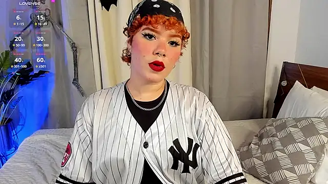 Snapshot of Amy_art chatting on October 25, 9:04 pm Amy art online show from October 25, 9:04 pm