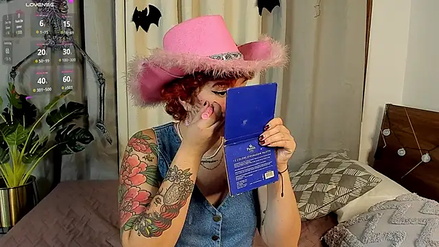 Snapshot of Amy_art chatting on October 24, 8:52 pm Amy art online show from October 24, 8:52 pm