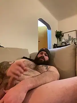 Snapshot of grizzlybearcody chatting on January 3, 3:27 am grizzlybearcody online show from January 3, 3:27 am