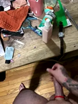 Snapshot of grizzlybearcody chatting on November 24, 10:54 pm grizzlybearcody online show from November 24, 10:54 pm