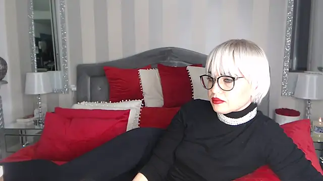 Snapshot of LuanaColucci chatting on December 23, 5:32 pm LuanaColucci online show from December 23, 5:32 pm