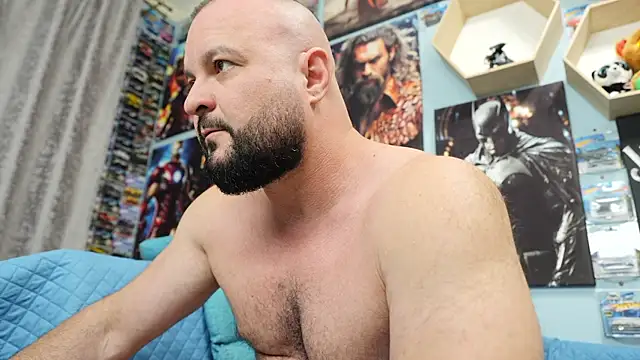 Snapshot of Muscle_Bear chatting on October 2, 3:59 pm Muscle Bear online show from October 2, 3:59 pm