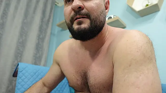 Snapshot of Muscle_Bear chatting on February 20, 3:08 pm Muscle Bear online show from February 20, 3:08 pm