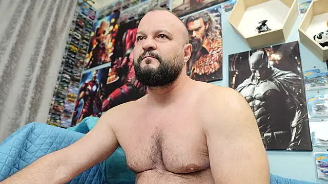 Snapshot of Muscle_Bear chatting on October 22, 4:45 am Muscle Bear online show from October 22, 4:45 am