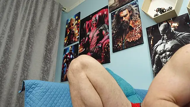 Snapshot of Muscle_Bear chatting on March 23, 5:21 am Muscle Bear online show from March 23, 5:21 am