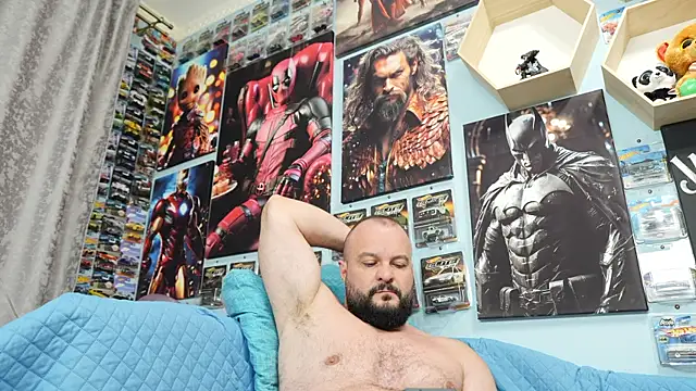 Snapshot of Muscle_Bear chatting on September 17, 3:47 pm Muscle Bear online show from September 17, 3:47 pm