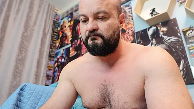 Snapshot of Muscle_Bear chatting on November 25, 6:25 am Muscle Bear online show from November 25, 6:25 am