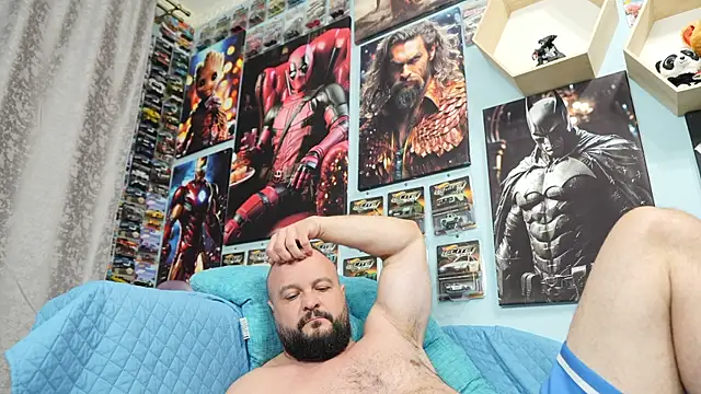 Snapshot of Muscle_Bear chatting on September 15, 4:07 pm Muscle Bear online show from September 15, 4:07 pm