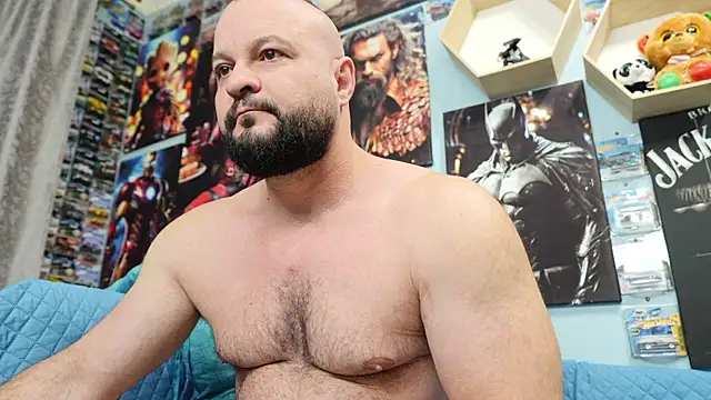 Snapshot of Muscle_Bear chatting on October 10, 6:03 am Muscle Bear online show from October 10, 6:03 am
