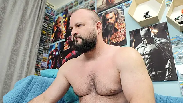 Snapshot of Muscle_Bear chatting on October 26, 5:08 am Muscle Bear online show from October 26, 5:08 am