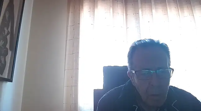 Snapshot of TonyComa chatting on December 4, 1:58 pm TonyComa online show from December 4, 1:58 pm