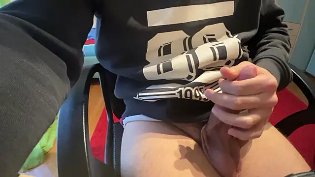 areo2002 online show from December 7, 2:52 pm