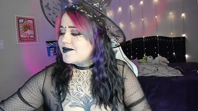 cherrybom  online show from October 29, 1:15 am