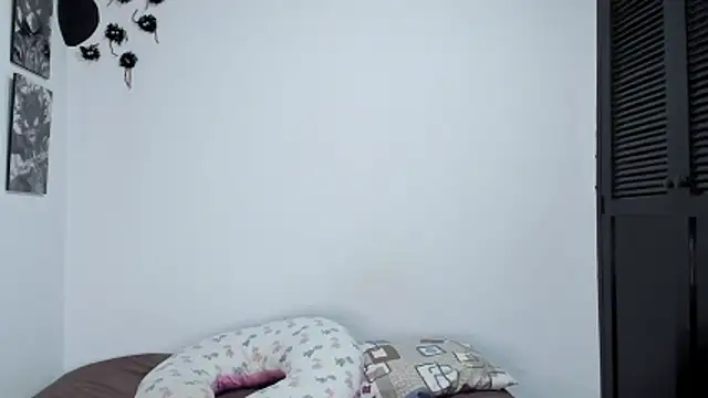 Abby Saenz01 online show from October 23, 6:39 pm