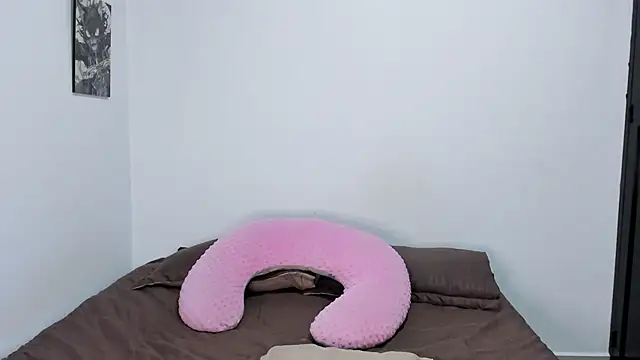 Abby Saenz01 online show from November 5, 6:44 pm