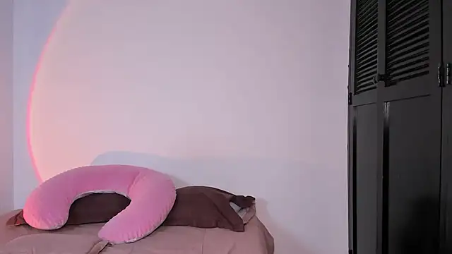 Abby Saenz01 online show from February 19, 8:50 pm