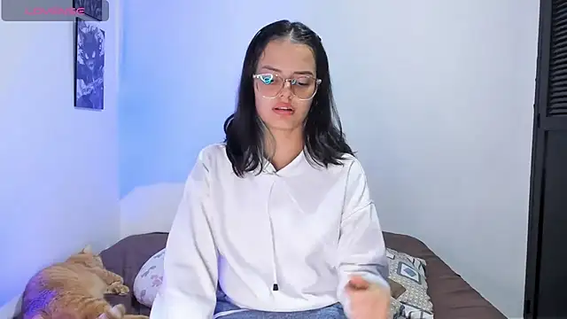 Abby Saenz01 online show from September 30, 9:43 pm