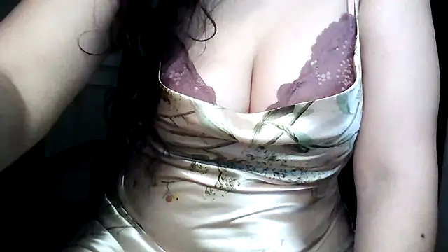 Snapshot of Nora_NRI chatting on December 6, 8:45 pm Nora NRI online show from December 6, 8:45 pm