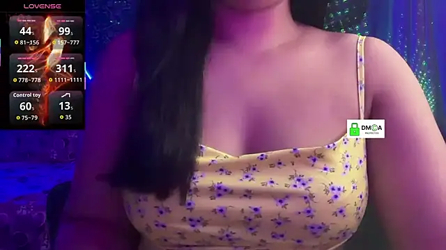 Snapshot of Sizzling__ZAARA chatting on April 18, 7:51 pm Sizzling ZAARA online show from April 18, 7:51 pm