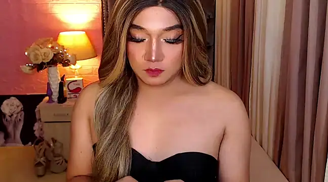 Snapshot of Urgirl_Ekang chatting on February 23, 2:04 pm Urgirl Ekang online show from February 23, 2:04 pm