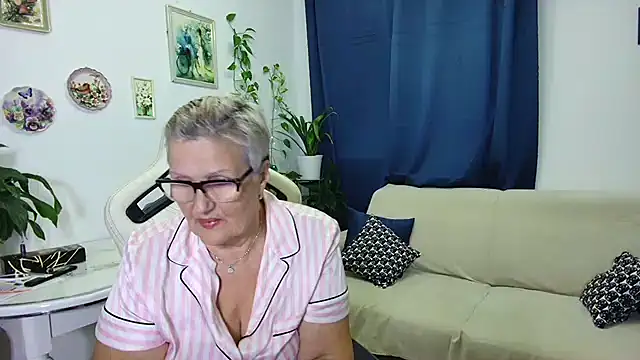 Selenna57 online show from December 5, 8:17 pm