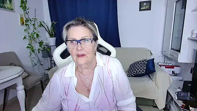 Selenna57 online show from March 29, 6:20 pm