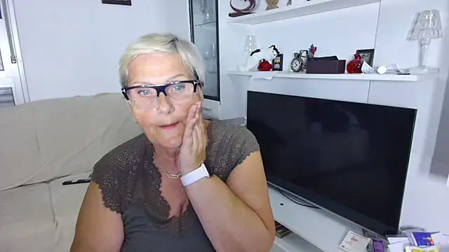 Selenna57 online show from June 7, 4:45 pm