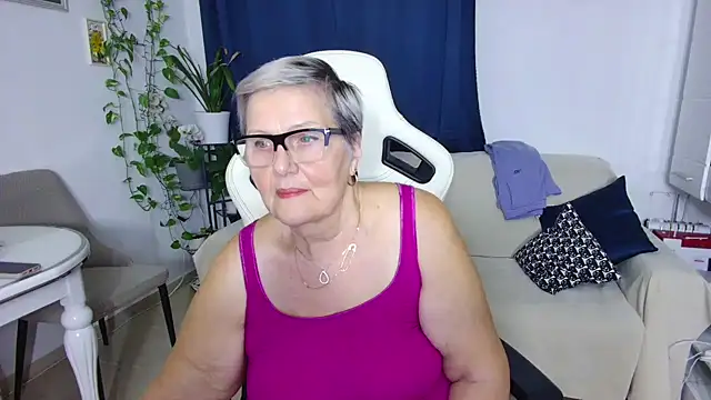 Selenna57 online show from February 13, 6:30 pm