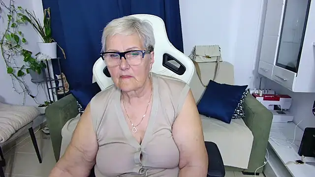 Selenna57 online show from May 8, 4:55 pm