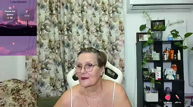 Selenna57 online show from December 9, 7:07 pm