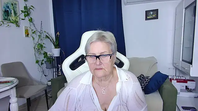 Selenna57 online show from April 15, 5:39 pm