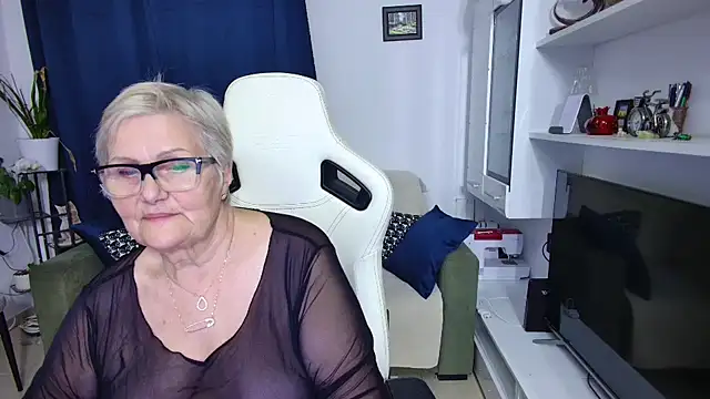 Selenna57 online show from April 23, 5:25 pm