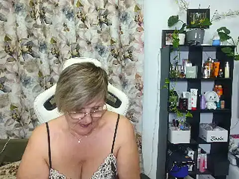 Selenna57 online show from December 14, 6:30 pm