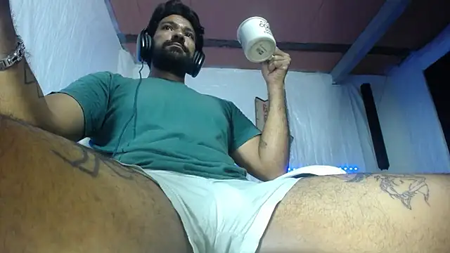 Carlo yates online show from May 28, 11:43 pm