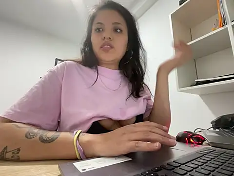 Snapshot of apretadito47 chatting on May 19, 8:16 pm apretadito47 online show from May 19, 8:16 pm
