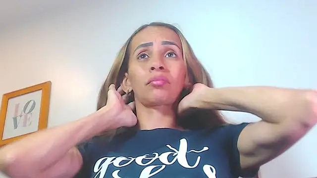 Amber Moore online show from June 17, 7:13 pm