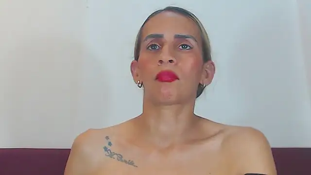 Amber Moore online show from April 18, 12:13 am