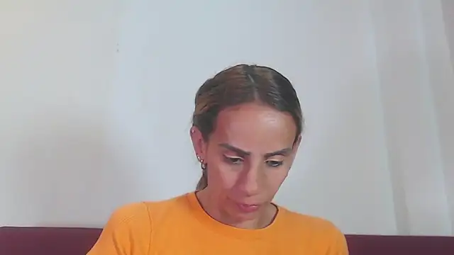 Snapshot of Amber_Moore chatting on May 28, 4:46 pm Amber Moore online show from May 28, 4:46 pm