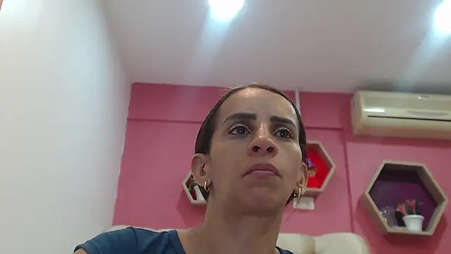 Snapshot of Amber_Moore chatting on September 25, 1:00 am Amber Moore online show from September 25, 1:00 am